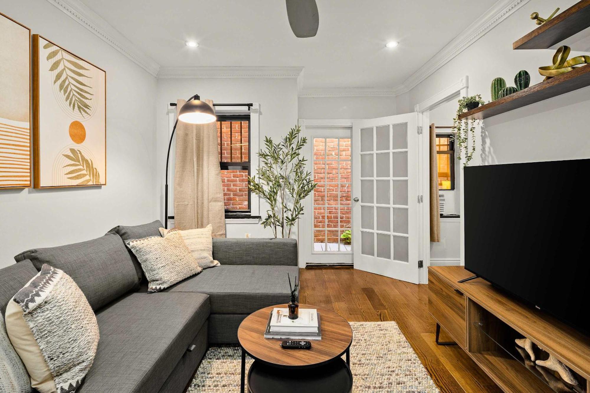 Hip Nyc Hideaway In Lively East Village New York