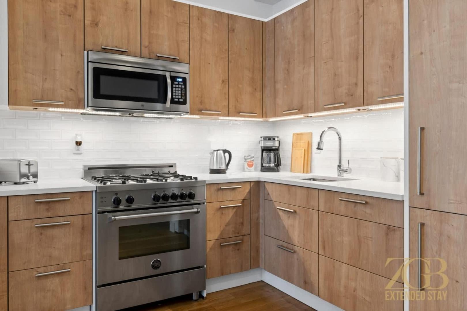 Fabulous 1 Bedroom In The Heart Of Manhattan Apartment *