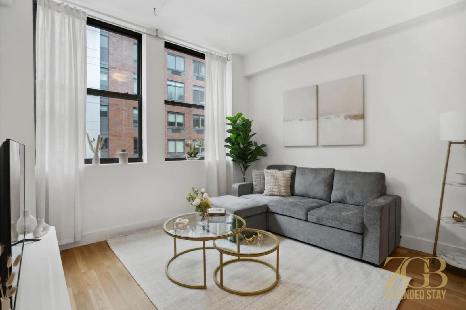 Apartment Newly Renovated 1 Bedroom - Elevator - Laundry *