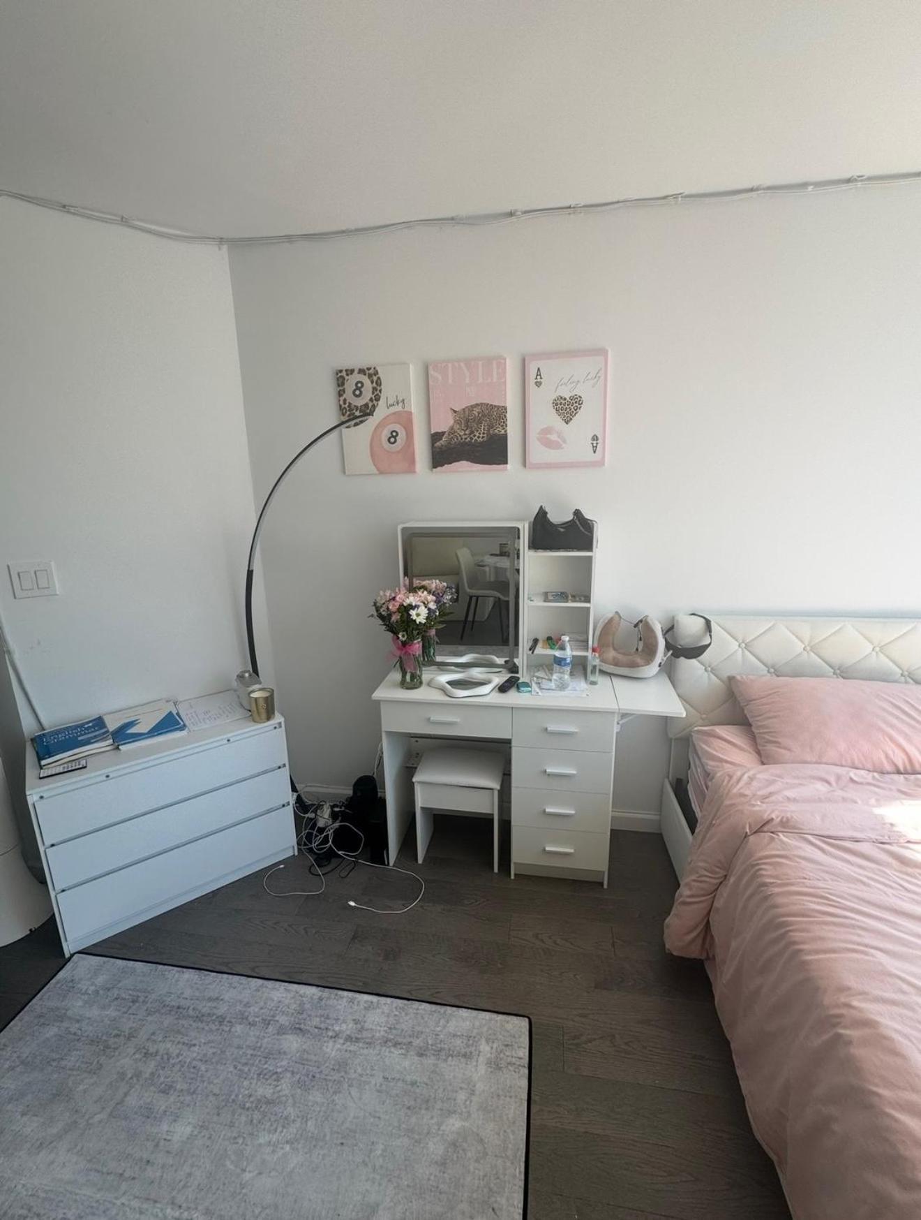 Loft In With Ameneties Building Location In Midtown