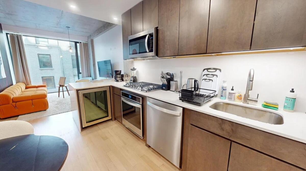 Apartment Sleek Two Bedroom In Manhattan New York