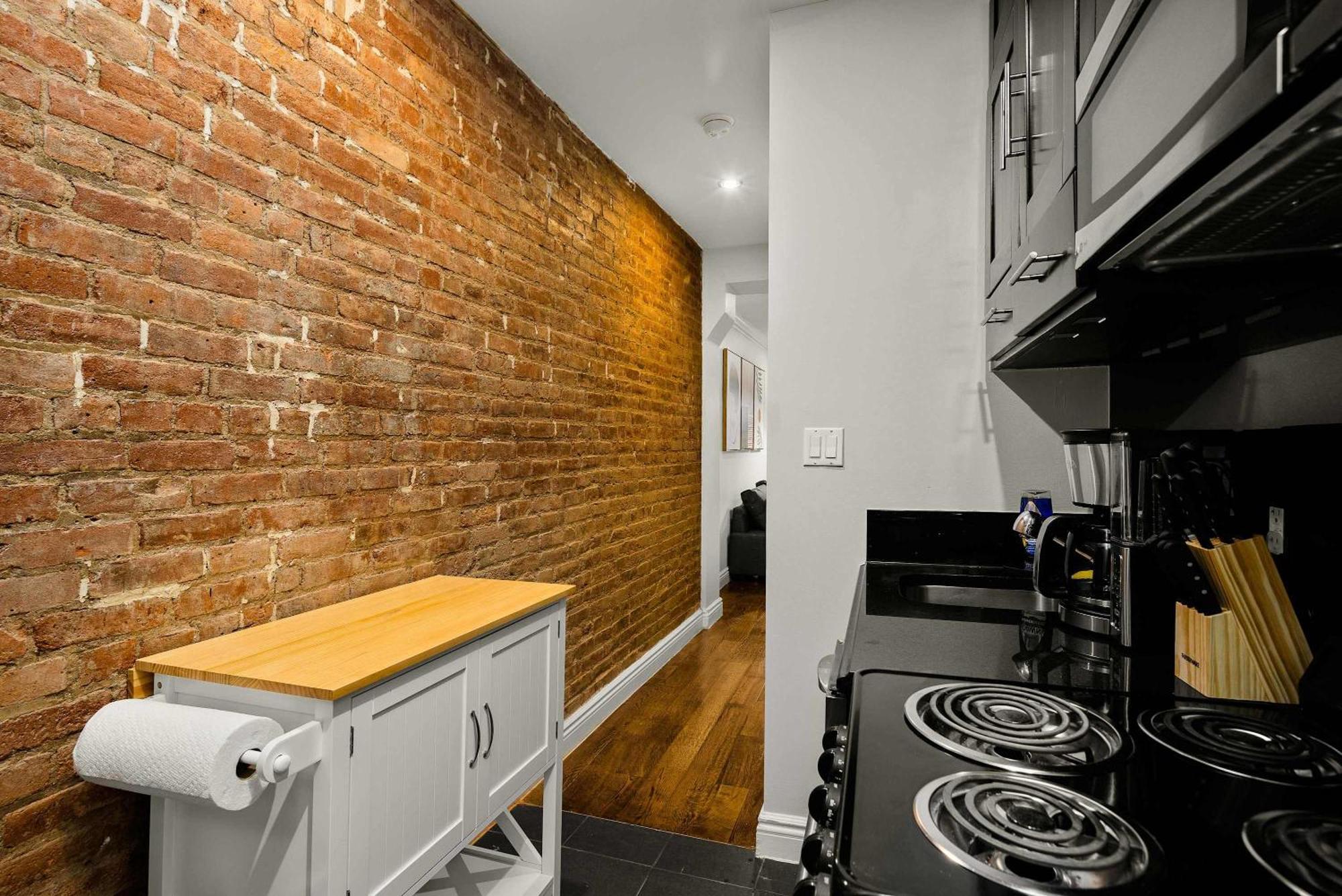 Hip Nyc Hideaway In Lively East Village *