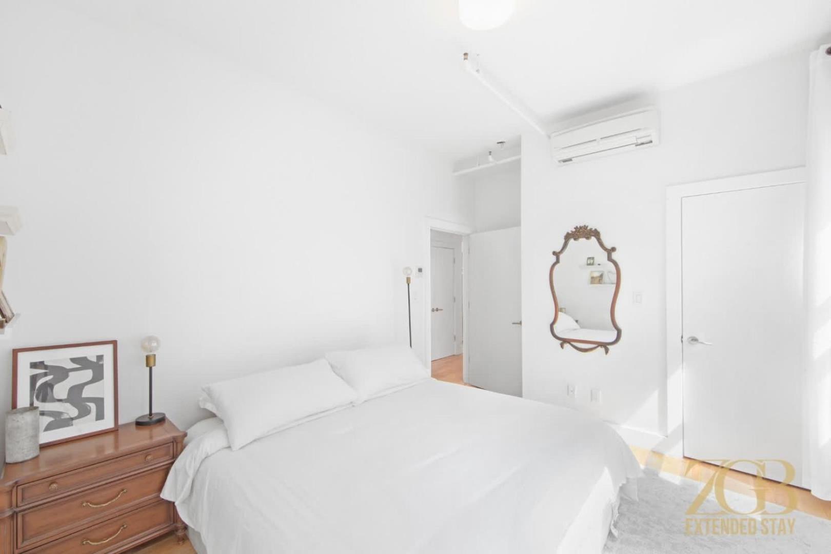 Beautiful And Spacious 2 Bed 2 Bath - Elevator *