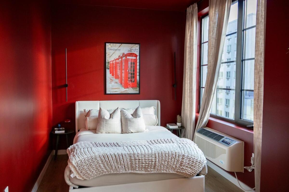 Lux Bronx Rooftop, Pool, Gym, Cinema