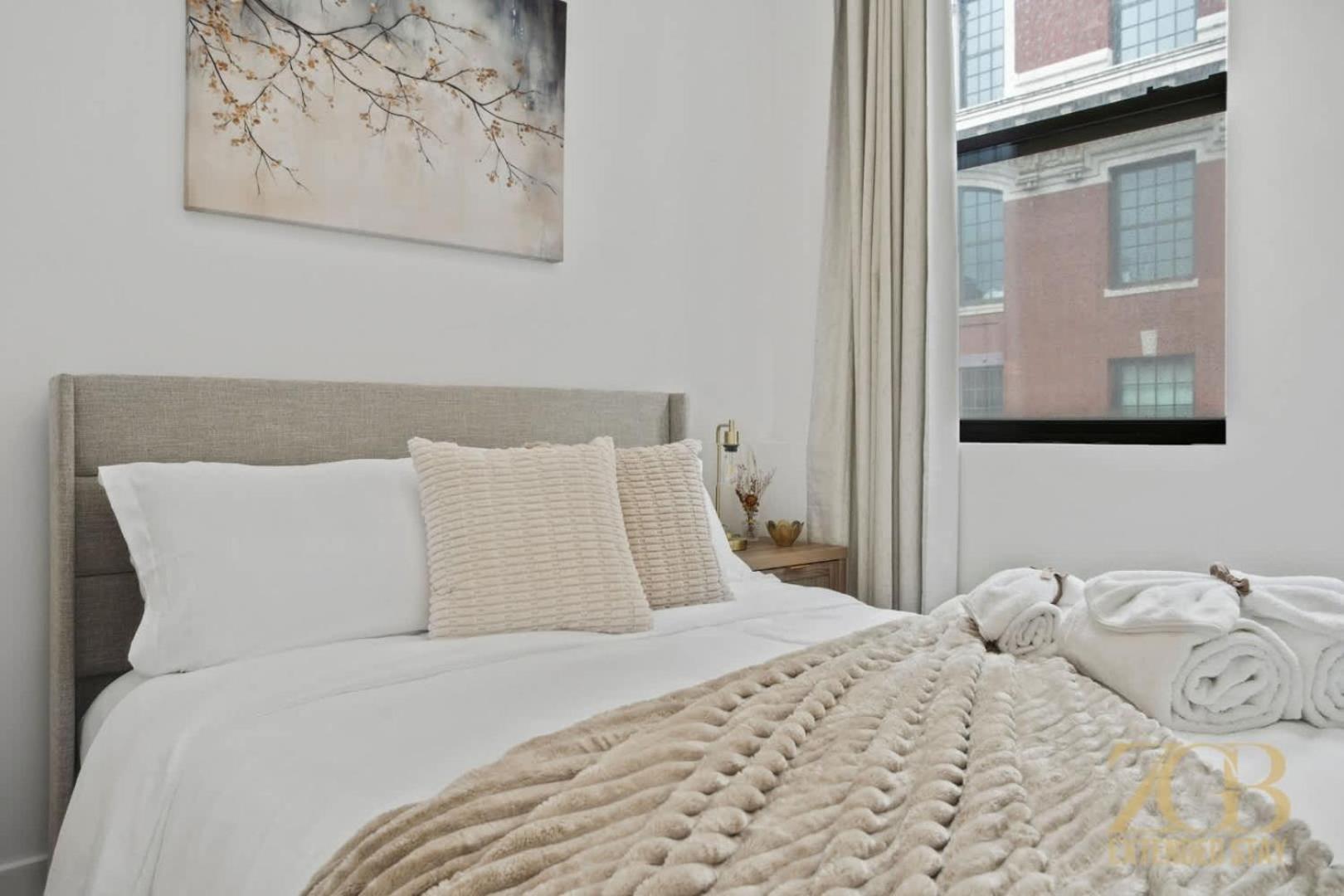 Newly Renovated 1 Bedroom - Elevator - Laundry