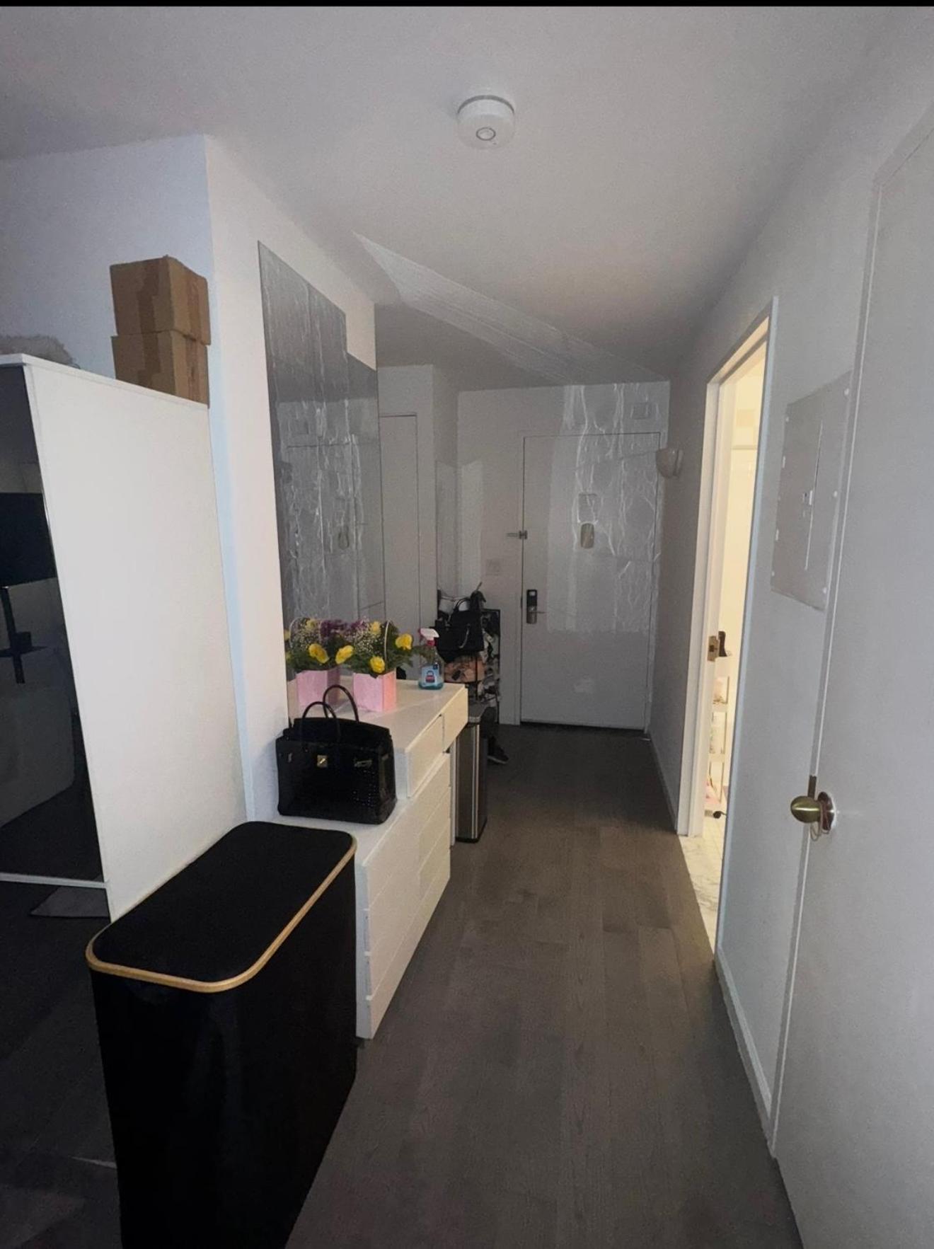 Loft In With Ameneties Building Location In Midtown Apartment New York