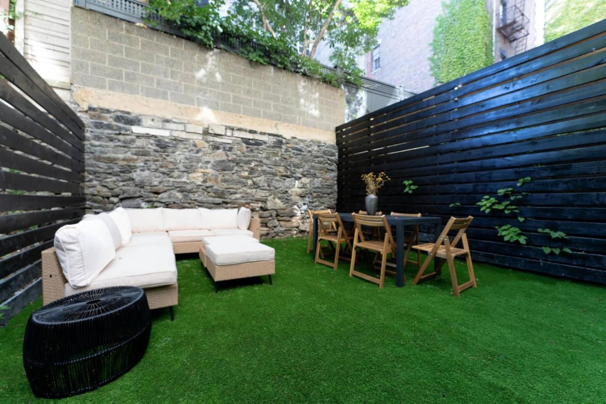Newly Renovated 2br W Backyard Apartment