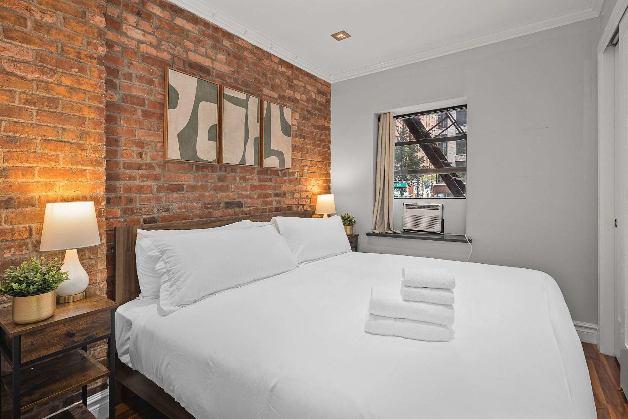 Apartment Sleek Midtown East Near Everything