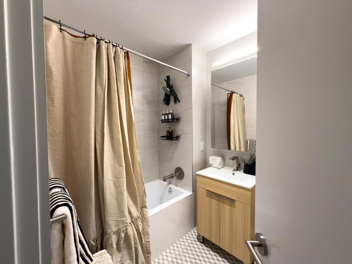 Apartment Lux Bronx Rooftop, Pool, Gym, Cinema *