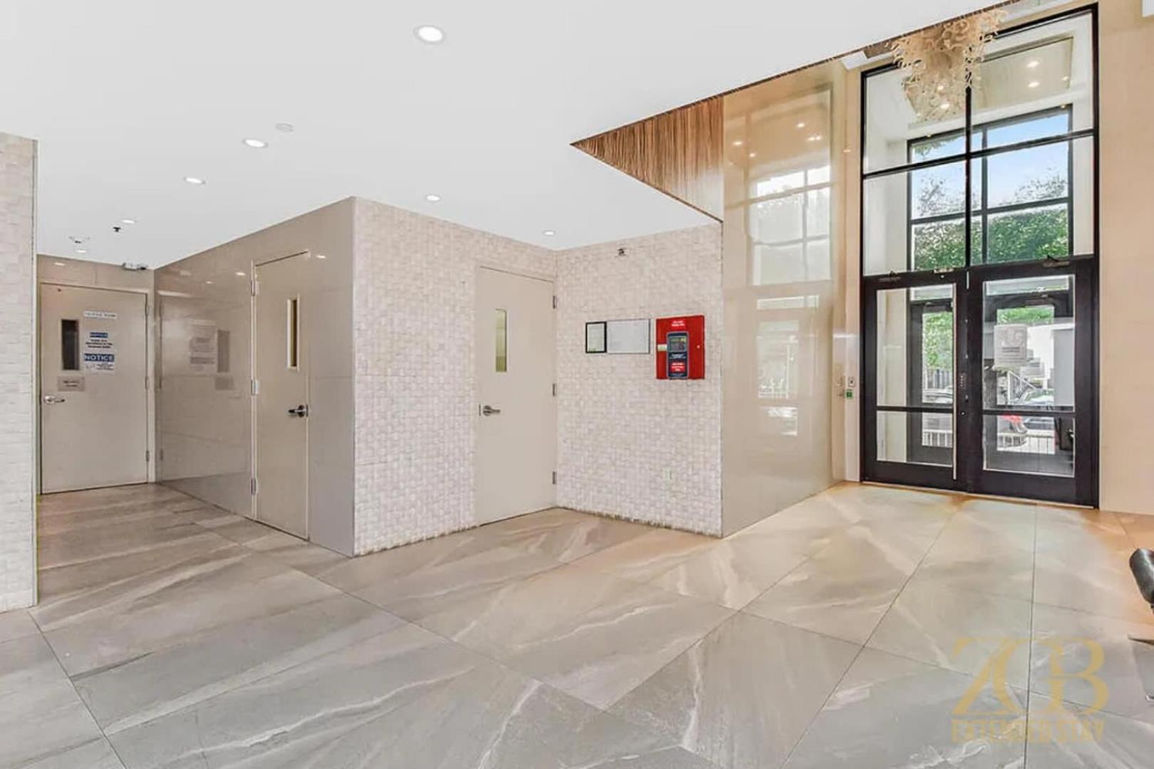 Apartment Stylish 2-bedroom Near Park - Laundry - Elevator