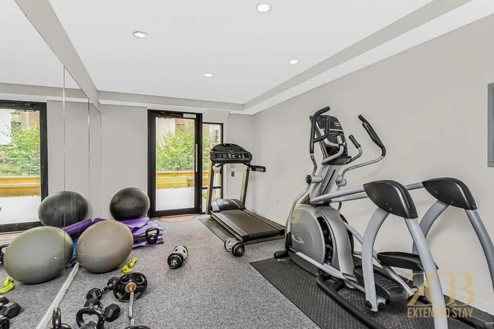 Stylish 2-bedroom Near Park - Laundry - Elevator