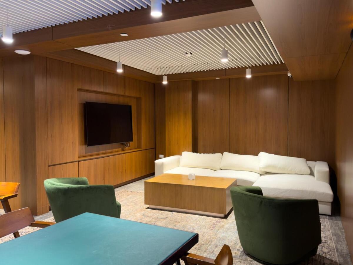 Apartment Lux Bronx Rooftop, Pool, Gym, Cinema New York