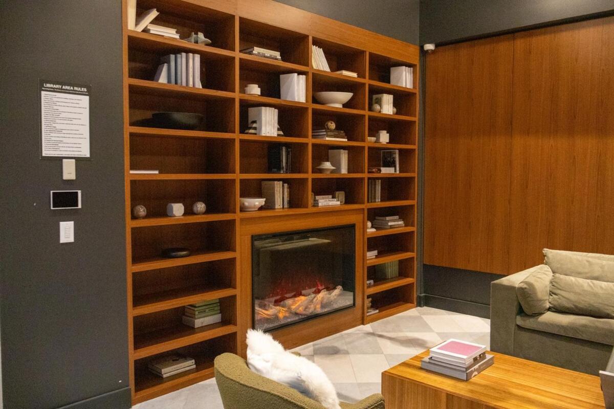 Lux Bronx Rooftop, Pool, Gym, Cinema * New York