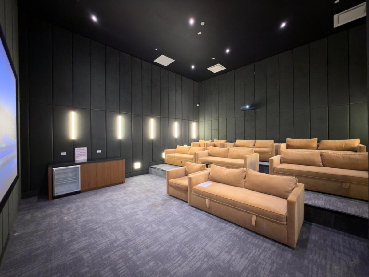 Lux Bronx Rooftop, Pool, Gym, Cinema * New York