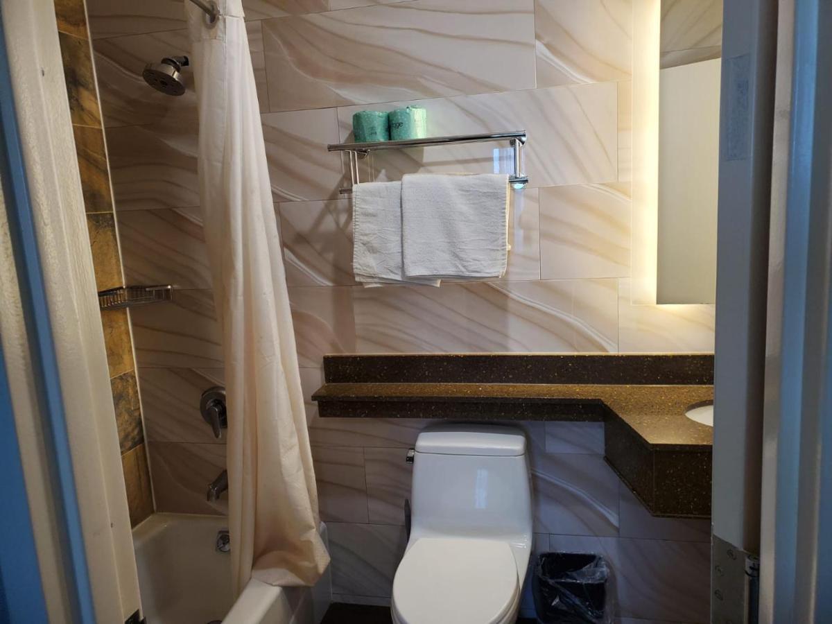 Hotel The Essence At Jfk New York