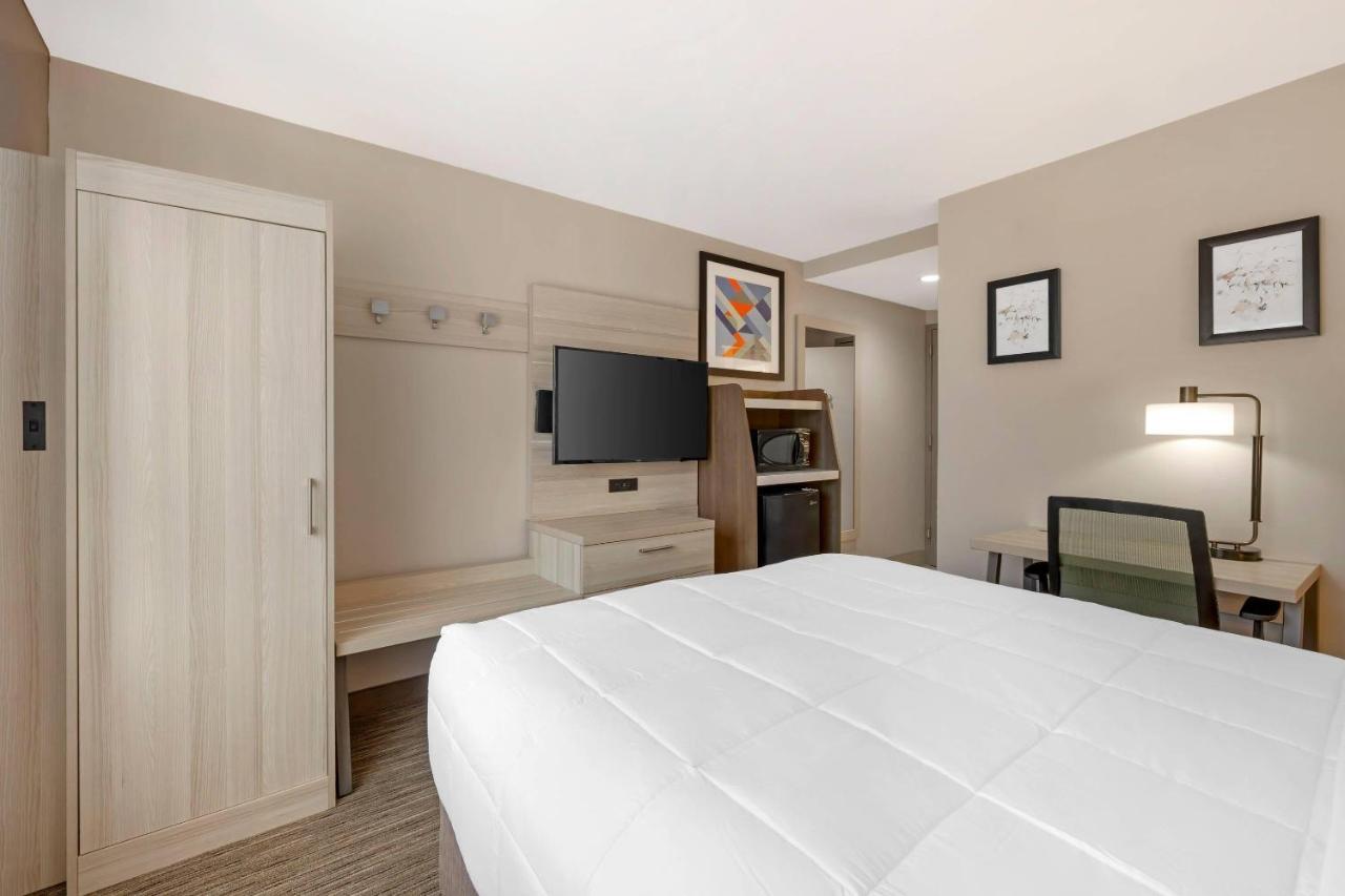 Country & By Radisson, Staten Island Hotel 3*