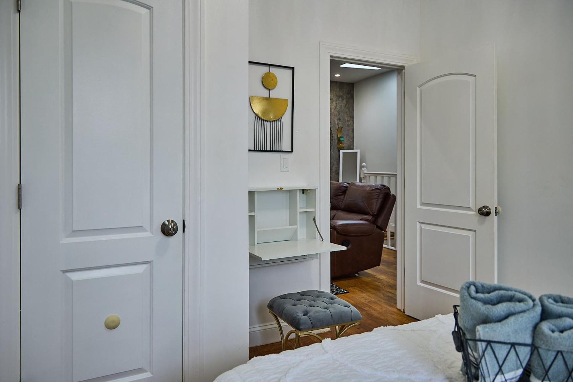 Homestay Floor With Skylight Brooklyn *