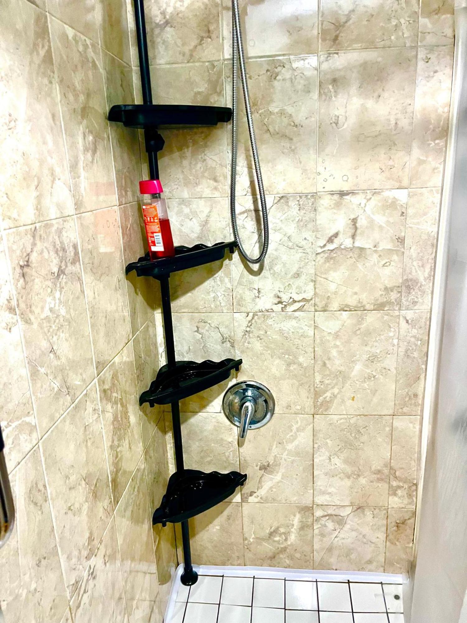 Large 3-bedrooms/2-bath Apt, One Block To Train * New York