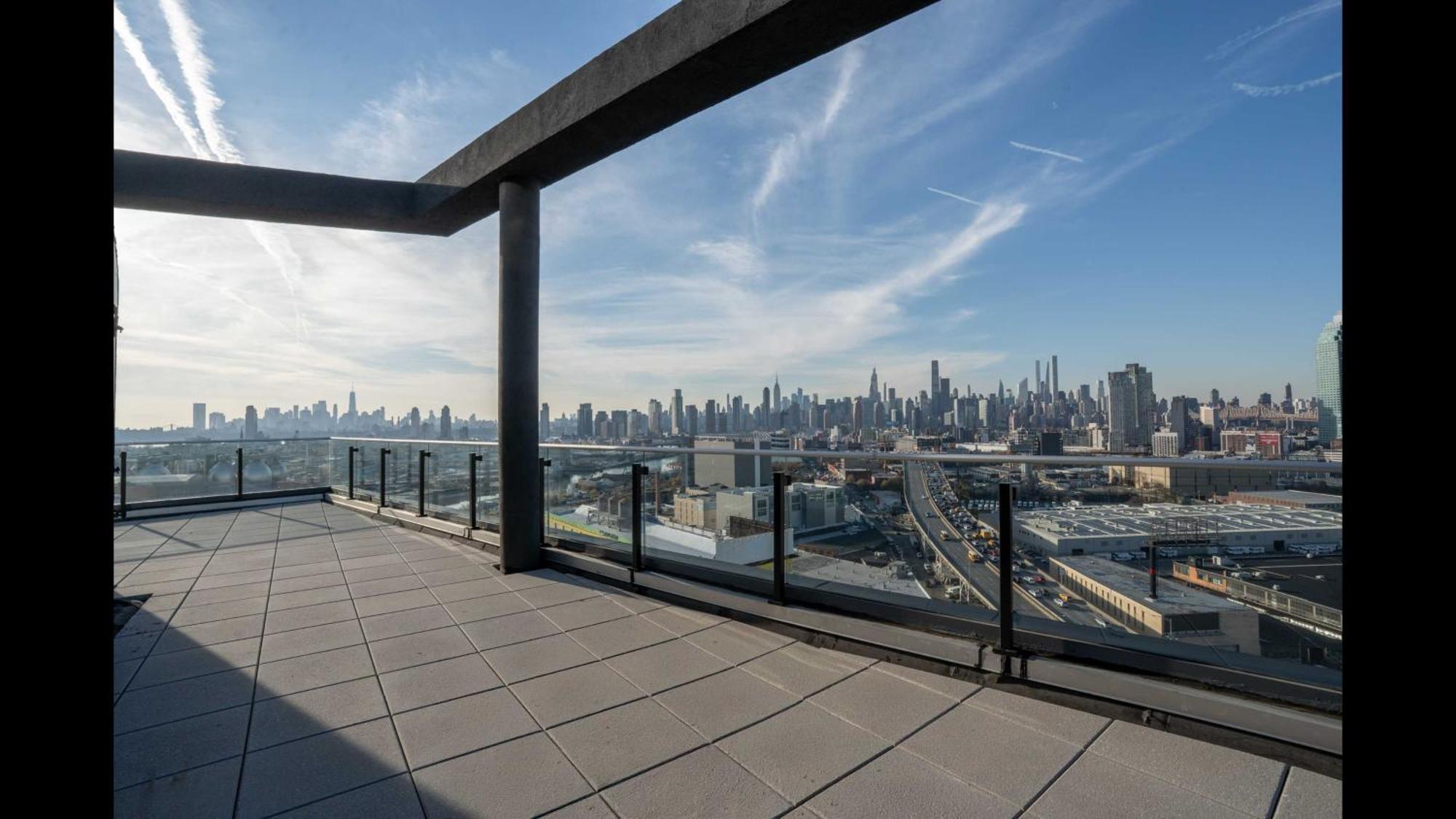 Express Long Island E - By Ihg New York