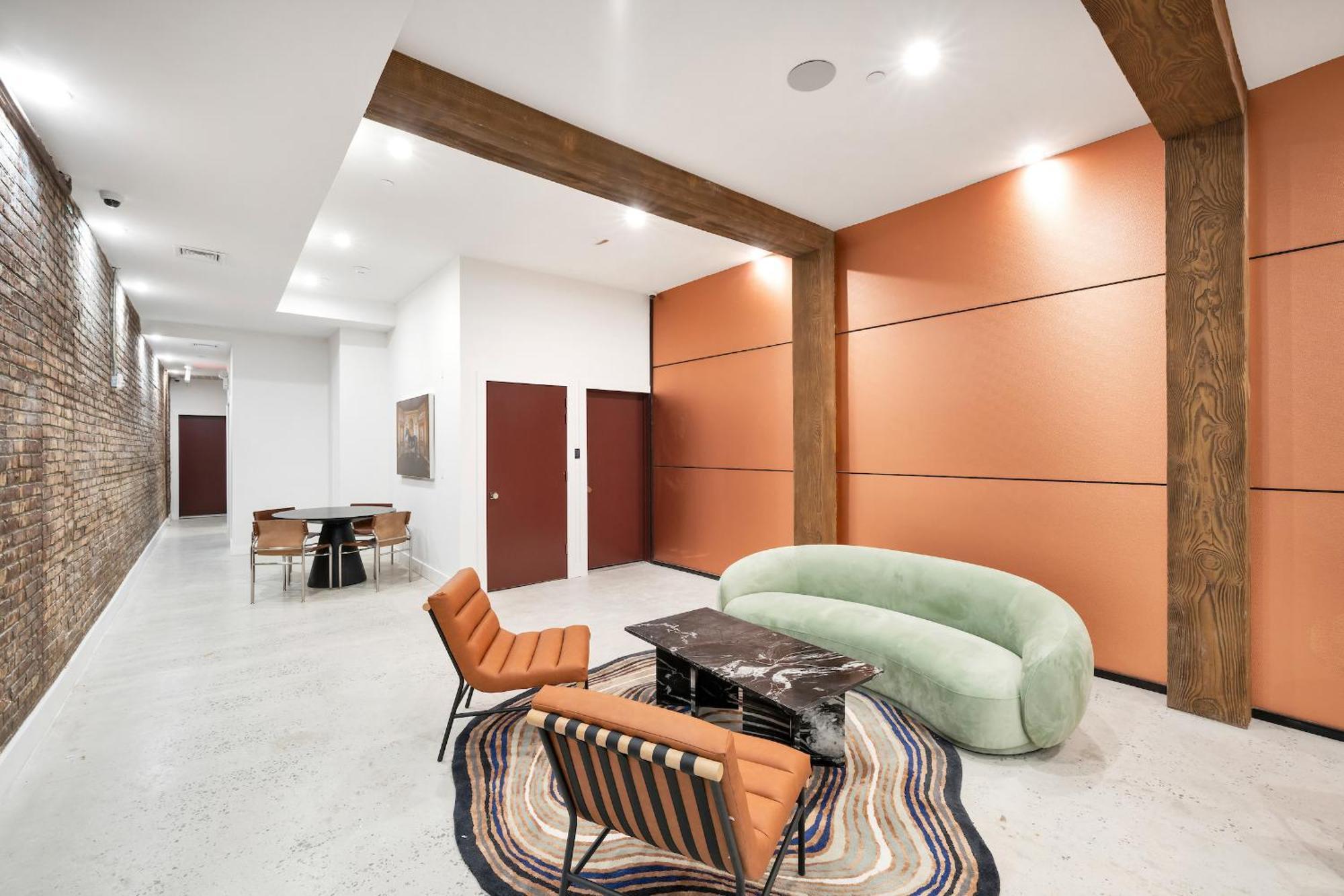 Landmarked Nyc Townhome - Sleeps 10 -group-friendly Hotel