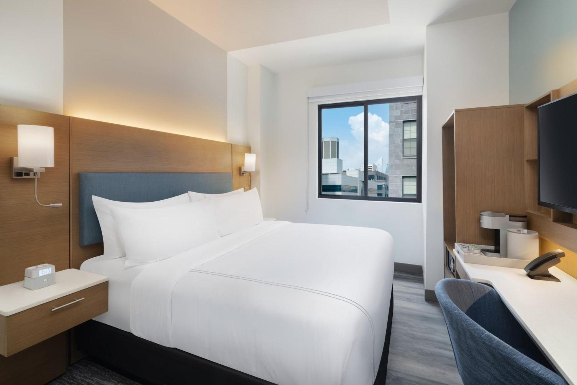 Even Long Island - By Ihg 3*