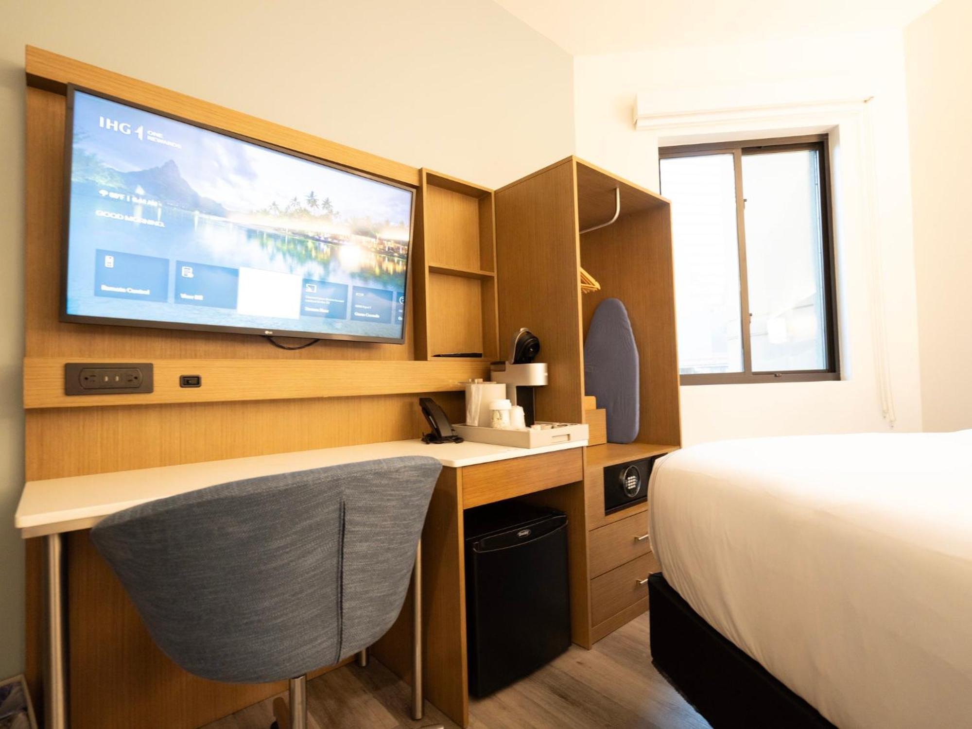 Even Long Island - By Ihg 3*