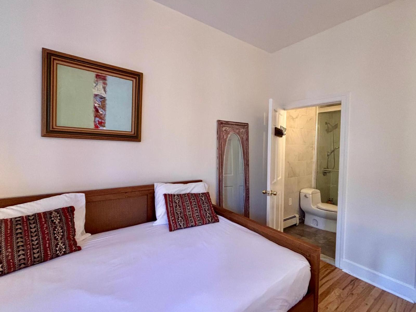 Luxurious Bedroom * New York