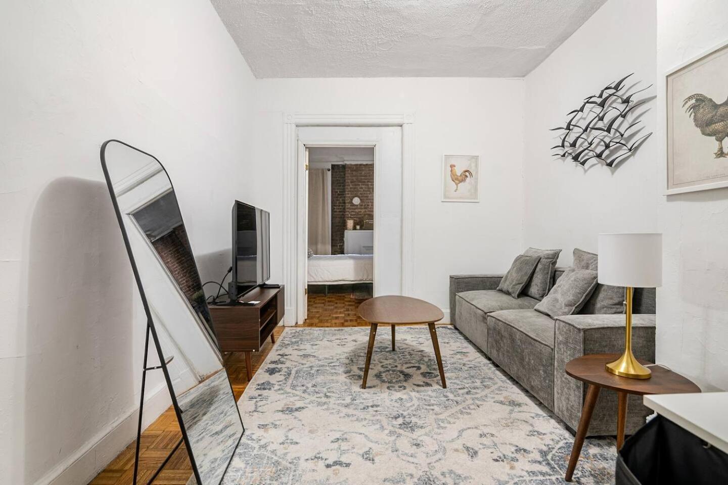 89-2r 1br Upper East Side New York