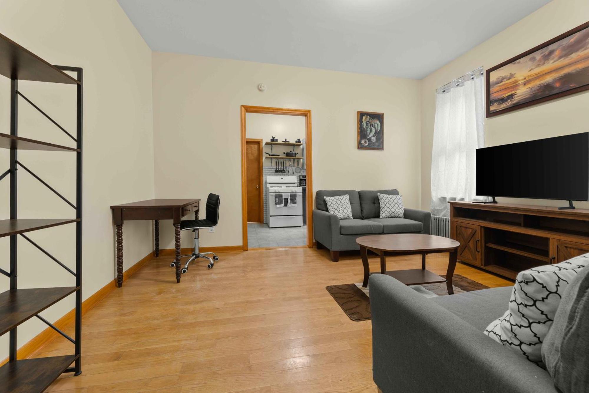 Apartment Immaculate Furnished 1-bedroom New York