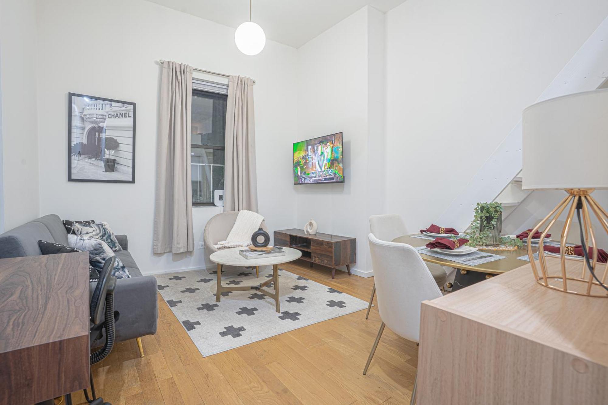 Charming Near Williamsburg In Brooklyn New York