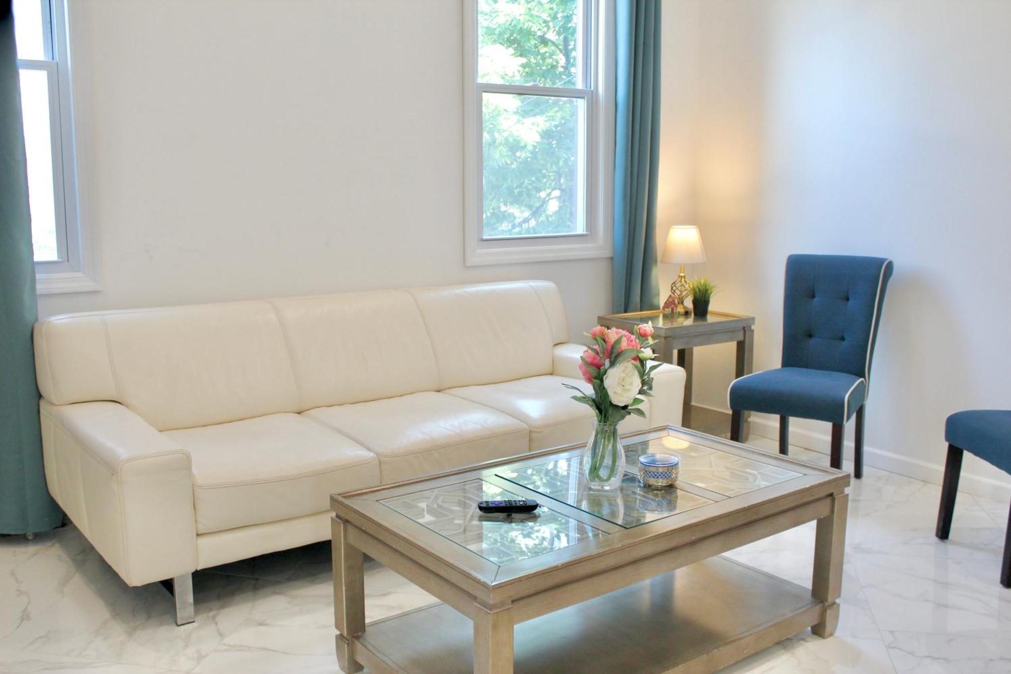 Apartment 15 Minutes From Manhattan 2-bedroom In Lic Astoria Queens New York