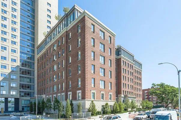 Queens Jewel Luxury And Comfort Combined Apartment *