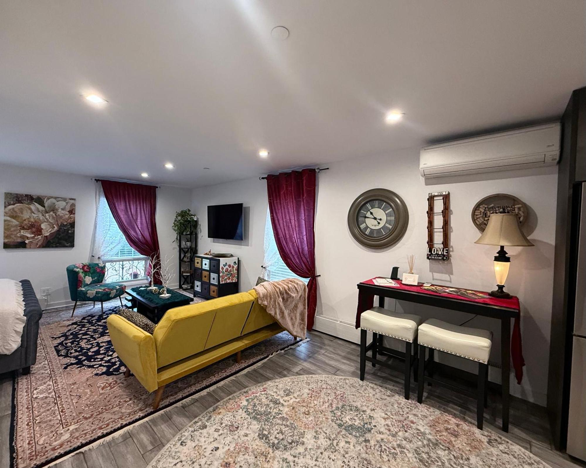 Eleni's Charming Apartment *