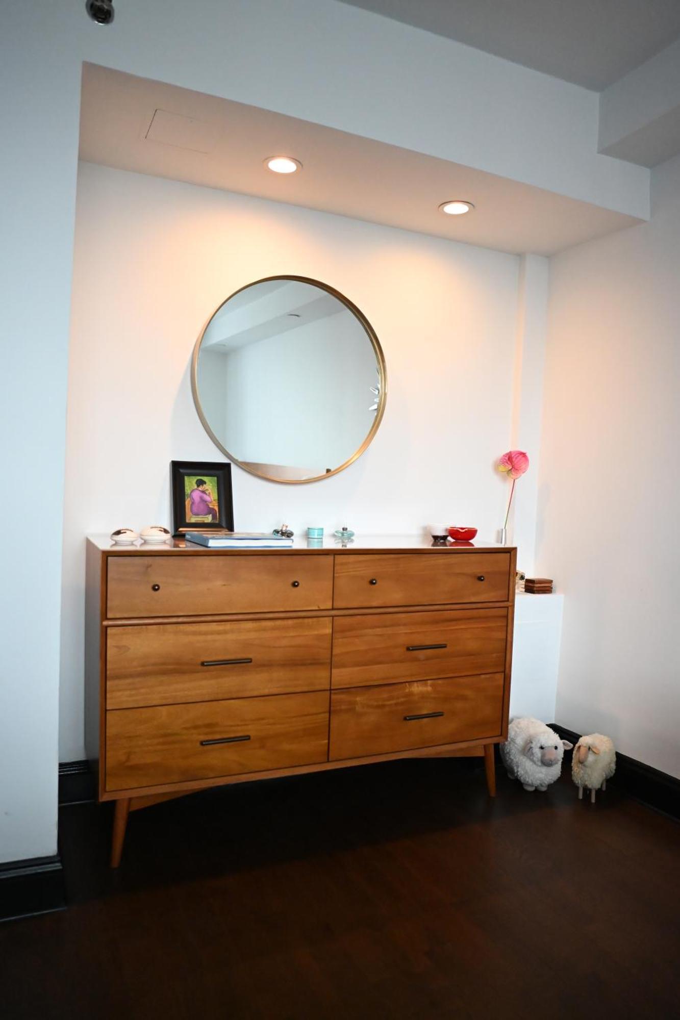 Doorman! High Floor! Views! Elevator! Free Gym! New York