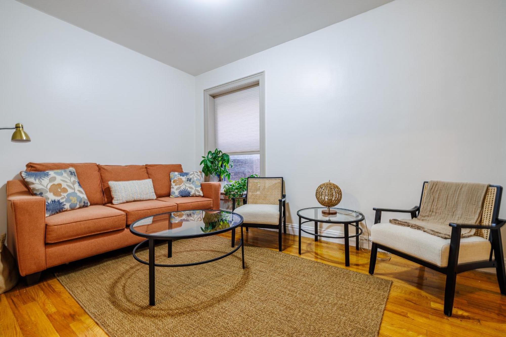 Inspire The Vibrant Energy Of Columbia Apartment New York