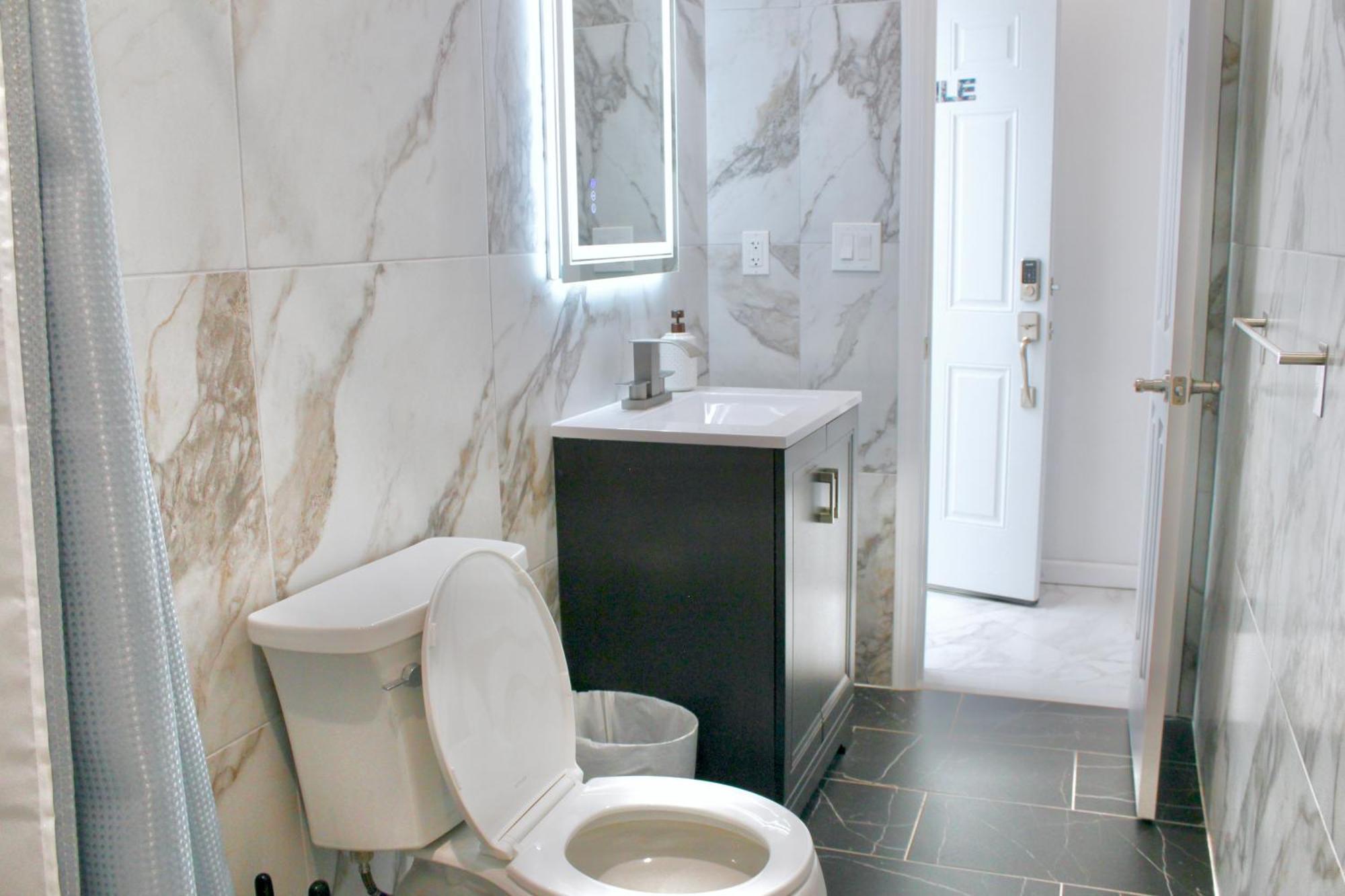 Apartment 15 Minutes From Manhattan 2-bedroom In Lic Astoria Queens