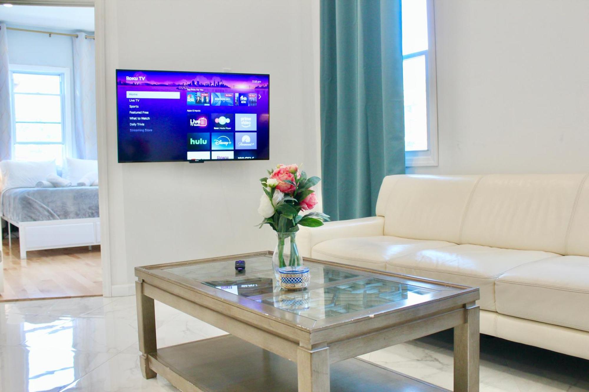 Apartment 15 Minutes From Manhattan 2-bedroom In Lic Astoria Queens New York