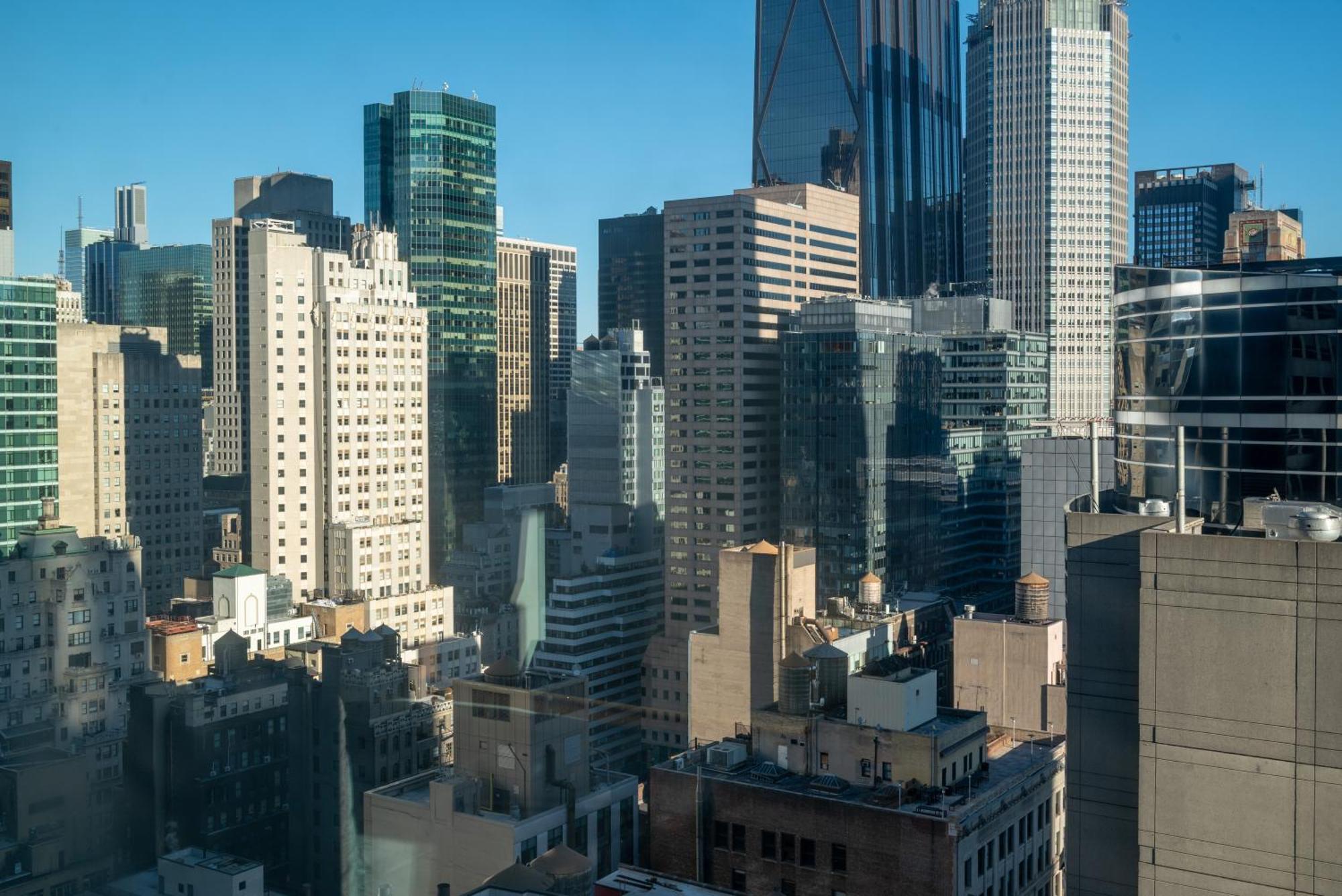 Lavish Two-story Retreat In The Heart Of Manhattan *