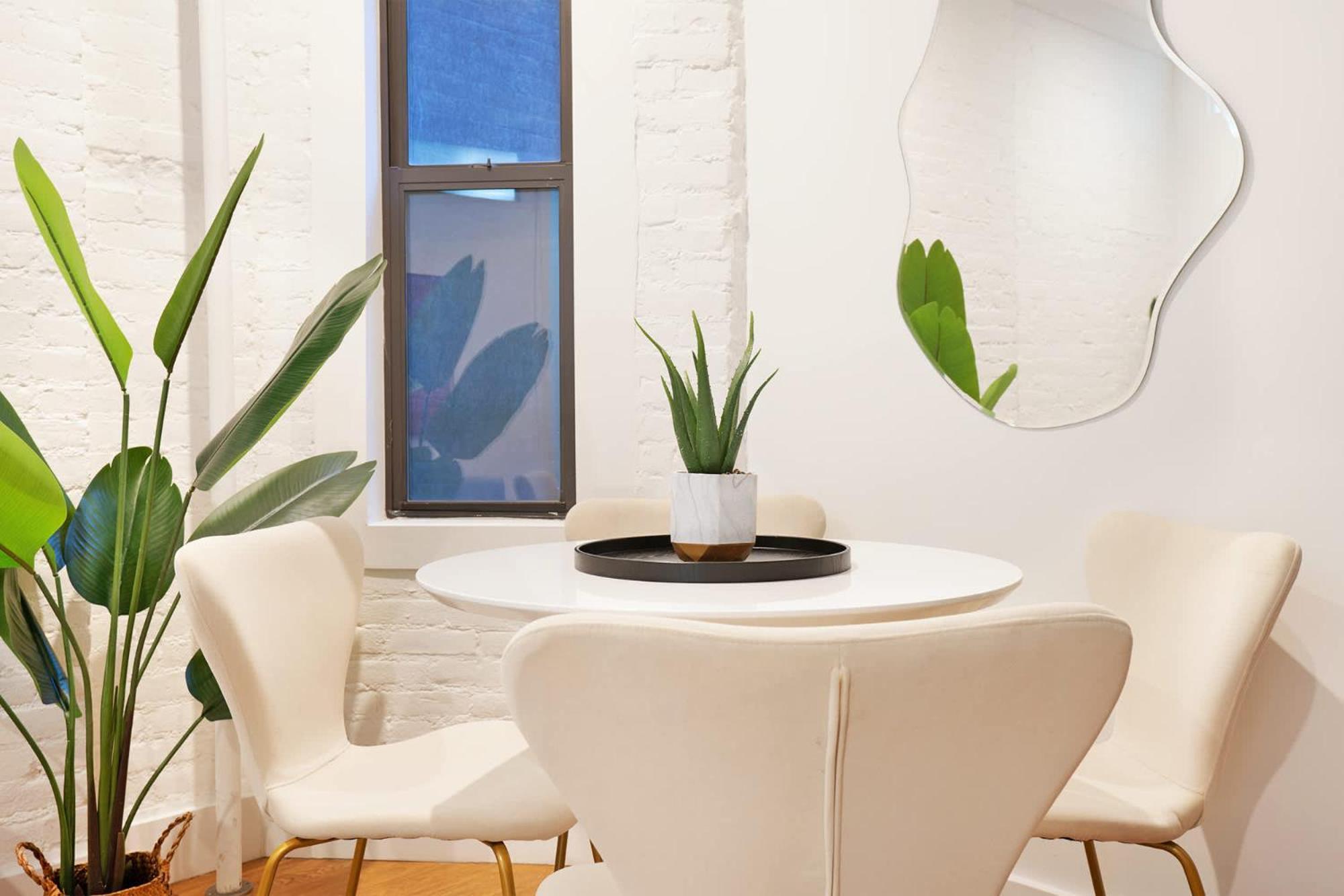 1290-7 New Renovated 2 Bedrooms In Ues Apartment