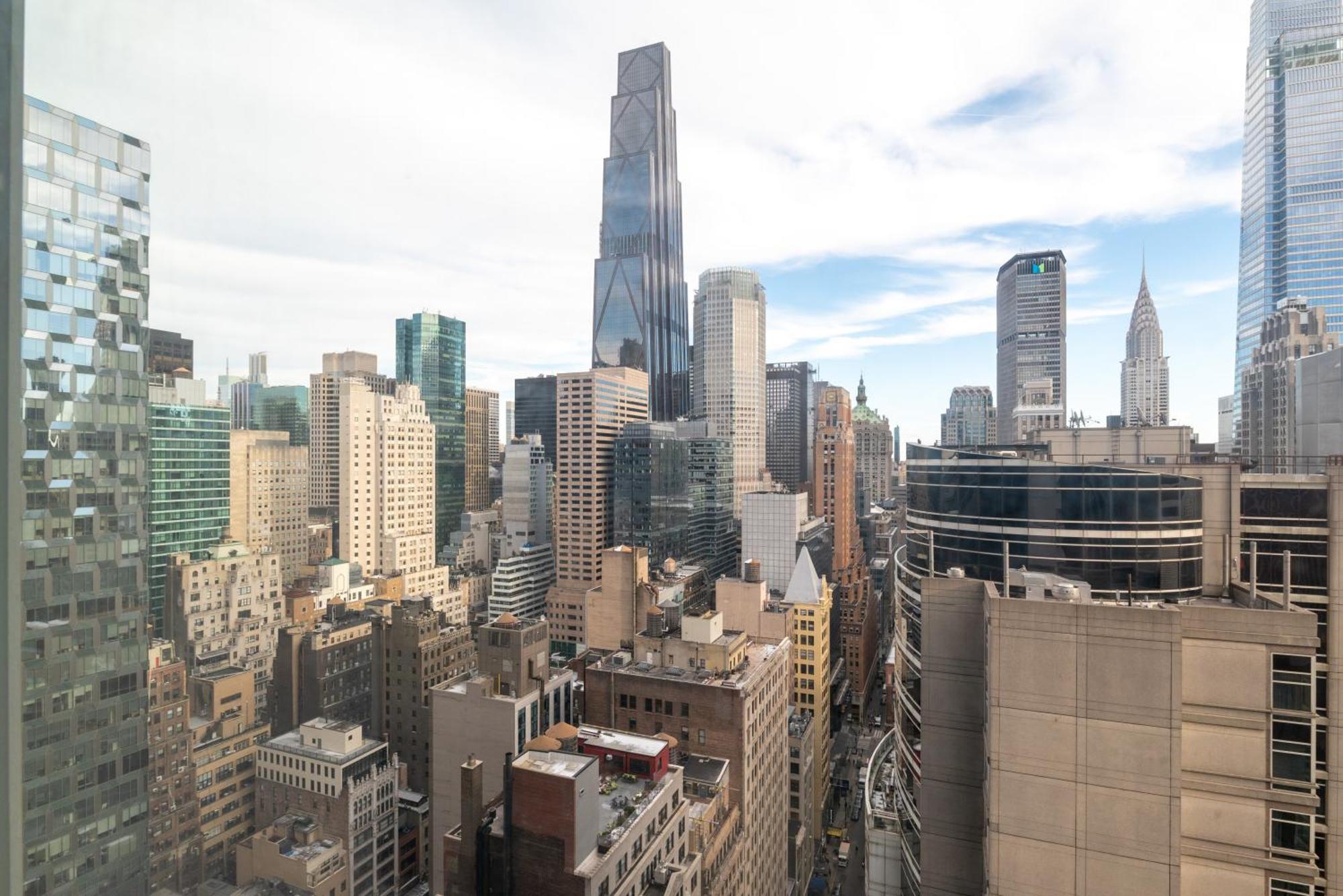 Apartment Elegant Midtown Retreat, Views, Steps To Times Square *