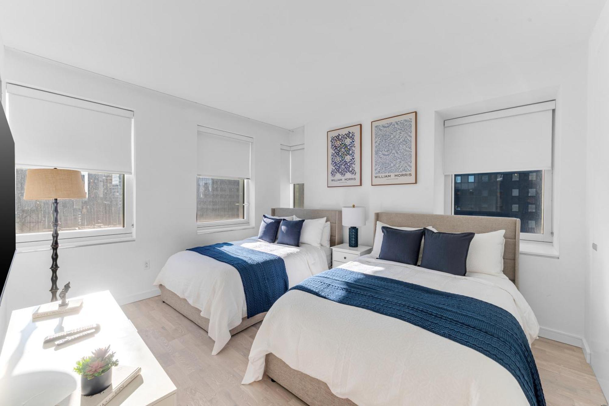 Lavish Two-story Retreat In The Heart Of Manhattan *