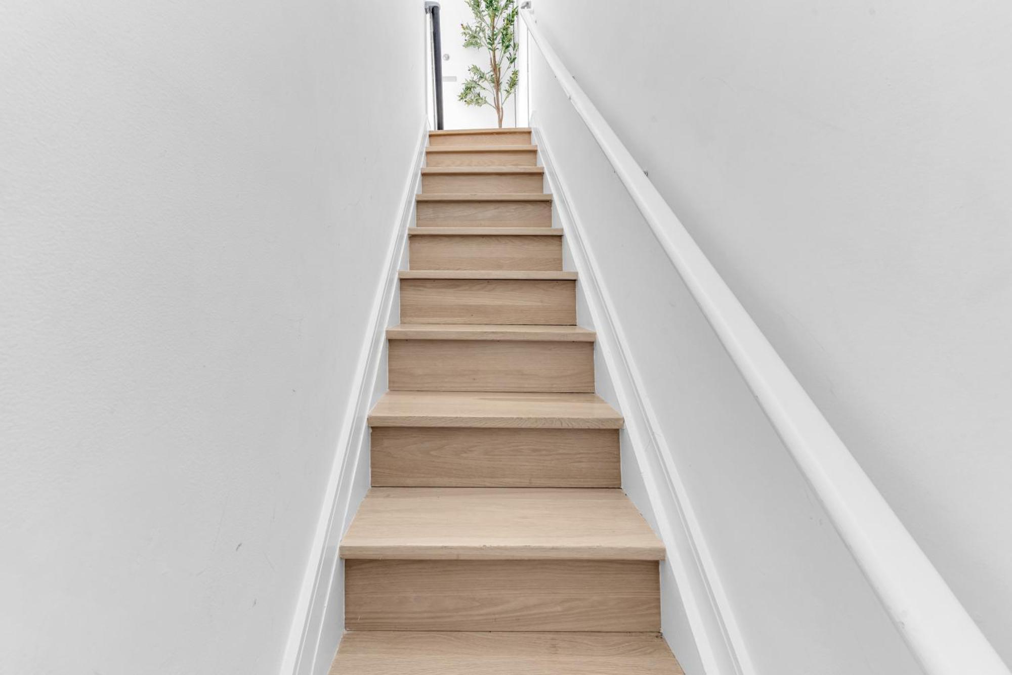 Lavish Two-story Retreat In The Heart Of Manhattan New York