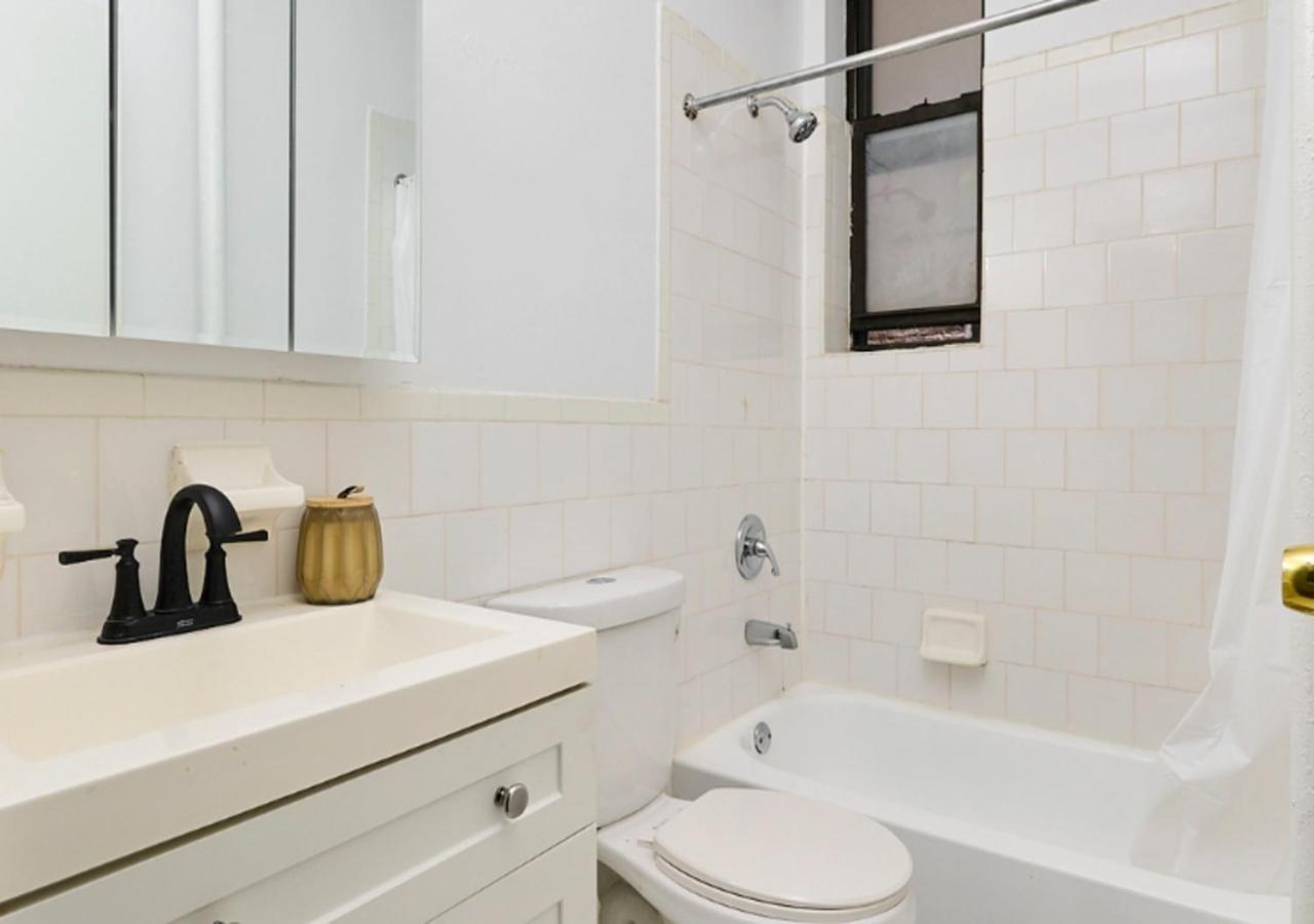 Apartment For 2! Heart Of Midtown!