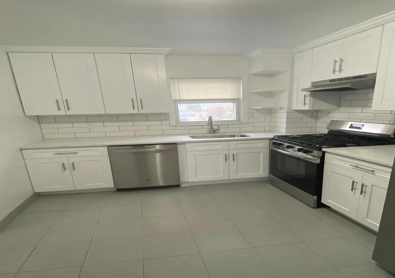 Apartment Great Location! Spacious 3br Loft In Midtown West!, June To Aug 90 Days Required New York