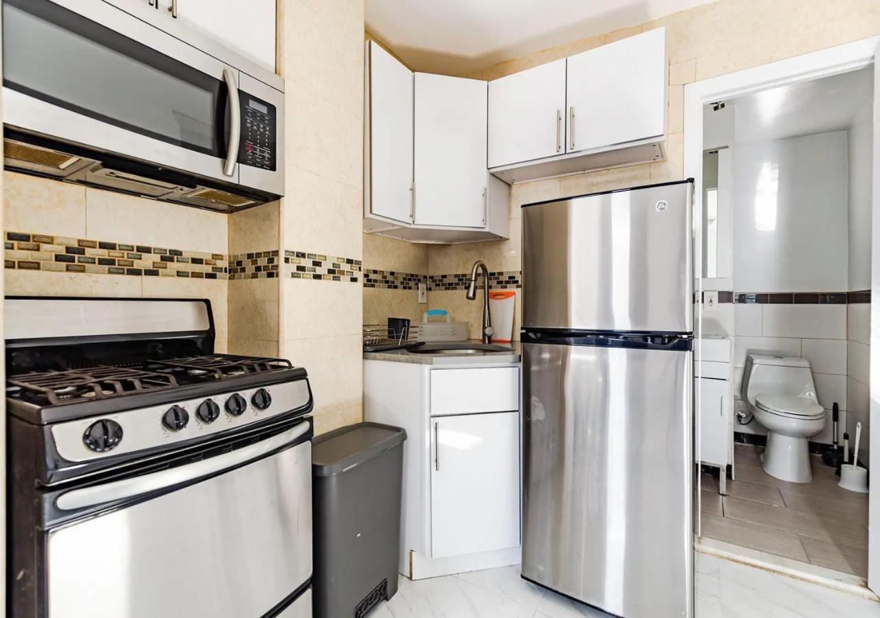 Spacious Upper East Side Studio, June To Aug 90 Days Required New York