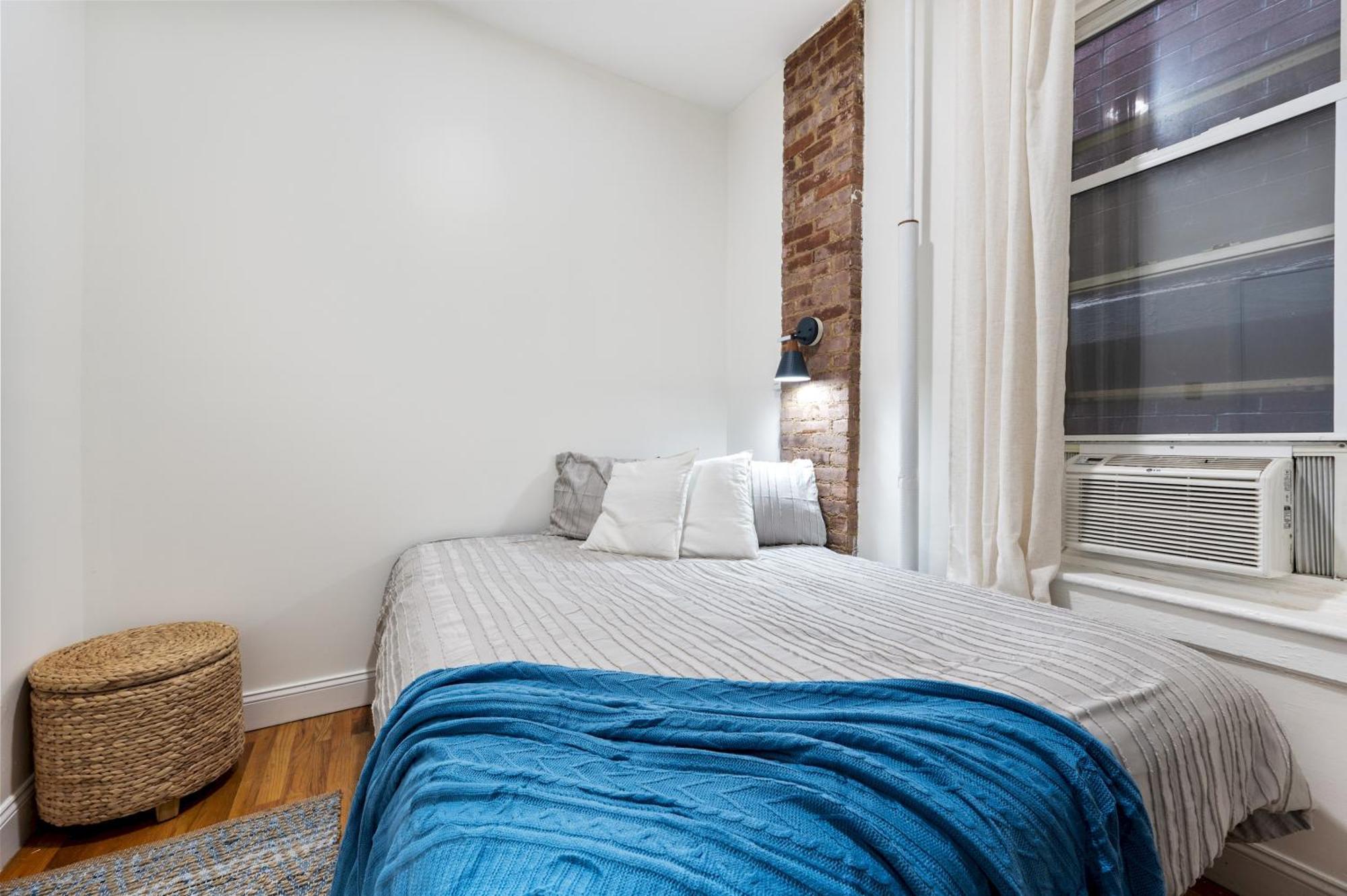 Spacious 2br On The Upper East Side Steps From Park Apartment New York
