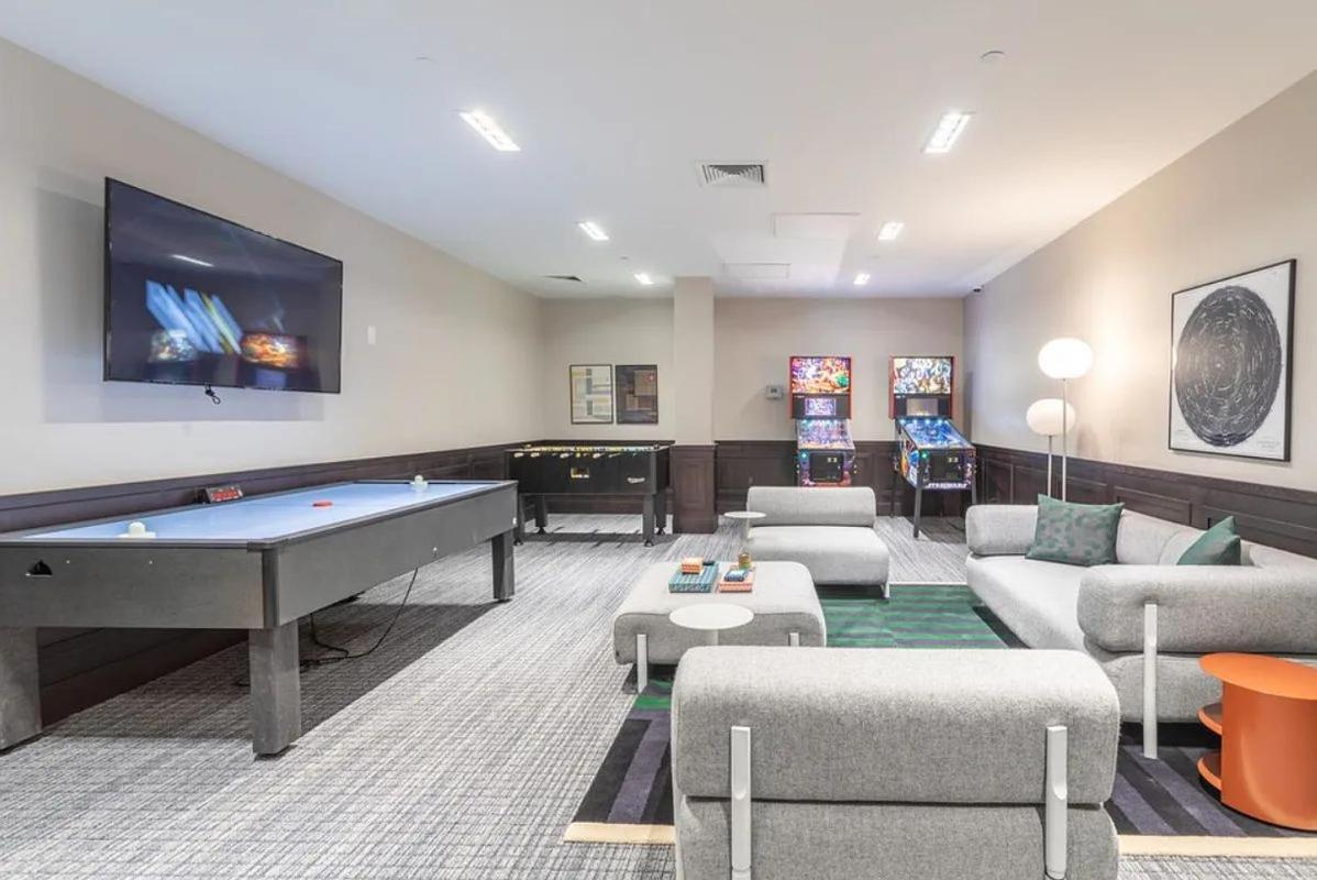 Queens Jewel Luxury And Comfort Combined New York