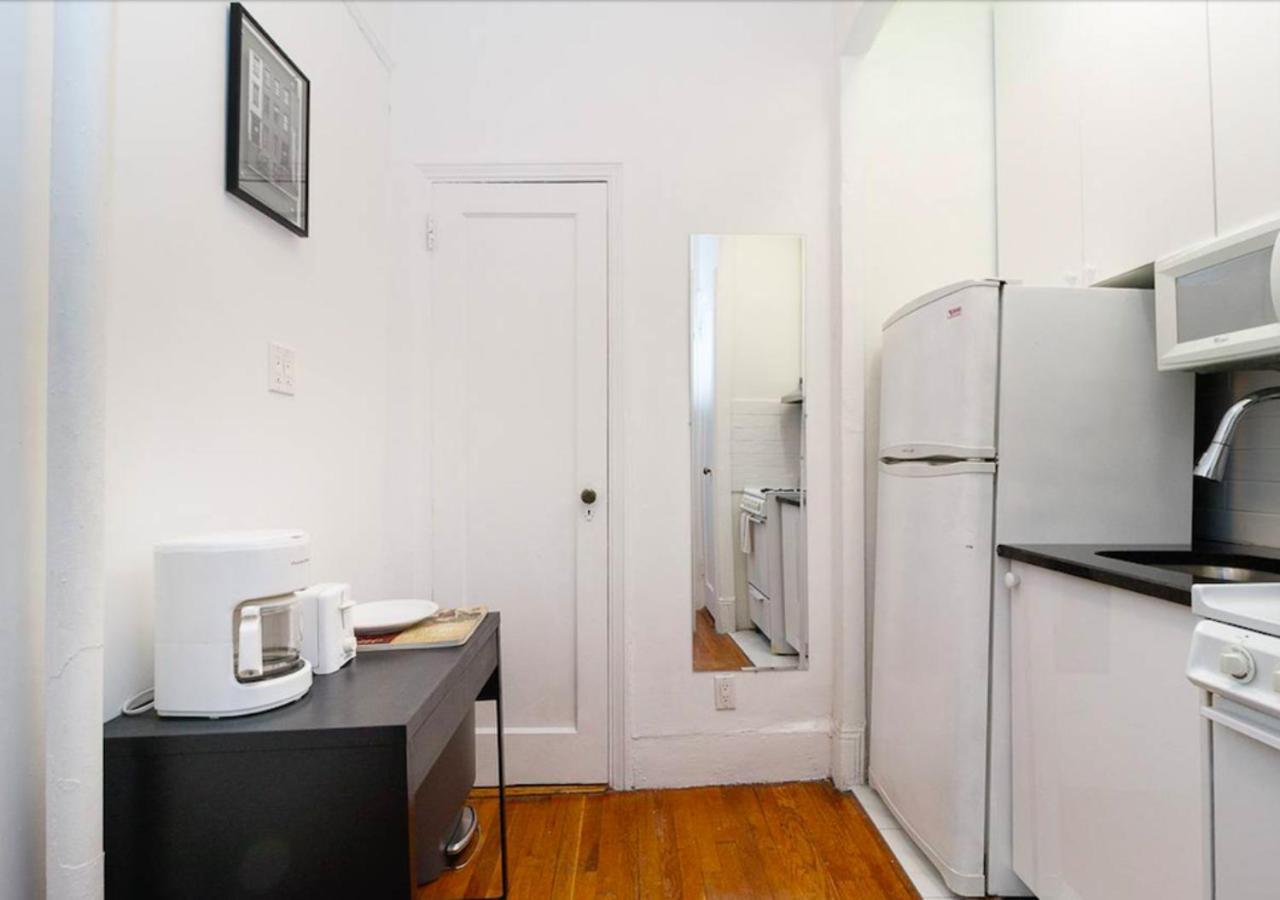 Outdoor Space Washer Dryer Dishwasher 3beds Apt, June To Aug 90 Days Required Apartment *