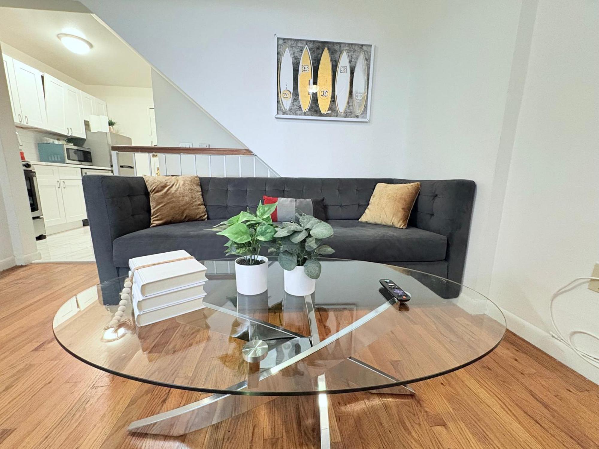 Park Plaza Apartment *