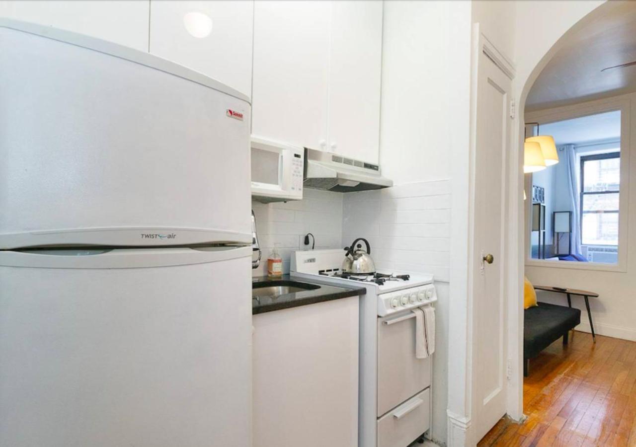 Outdoor Space Washer Dryer Dishwasher 3beds Apt, June To Aug 90 Days Required *